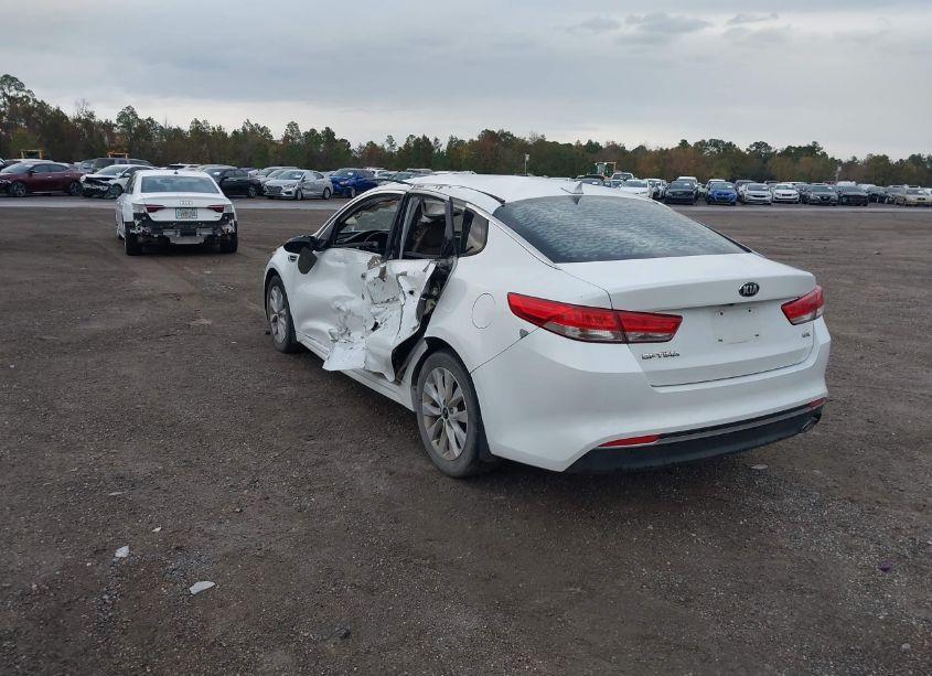 Photo 3 of 2016 Kia Optima EX (VIN 5XXGU4L38GG040402)