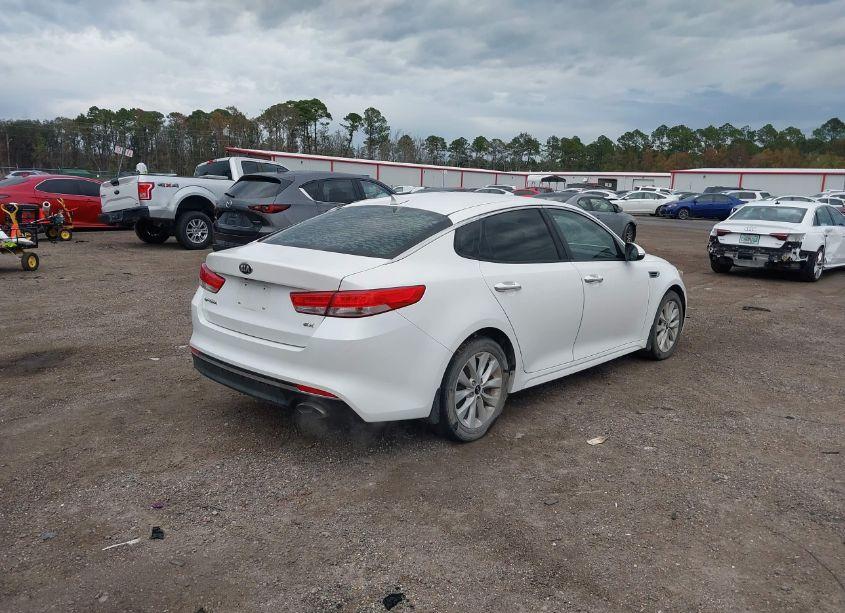 Photo 4 of 2016 Kia Optima EX (VIN 5XXGU4L38GG040402)
