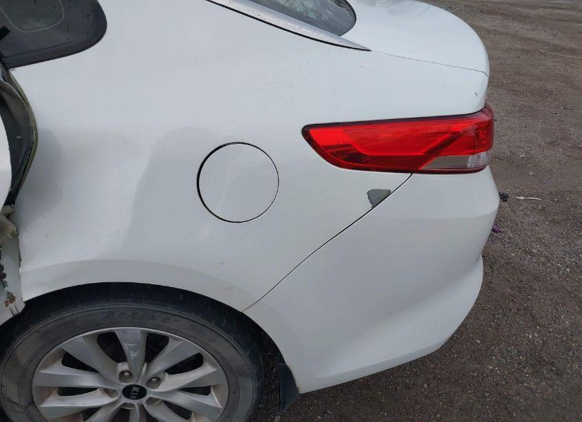 Photo 6 of 2016 Kia Optima EX (VIN 5XXGU4L38GG040402)