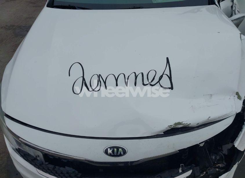 Photo 10 of 2016 Kia Optima EX (VIN 5XXGU4L38GG062304)