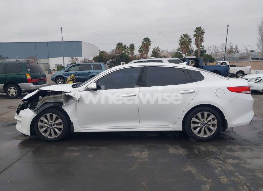 Photo 14 of 2016 Kia Optima EX (VIN 5XXGU4L38GG062304)