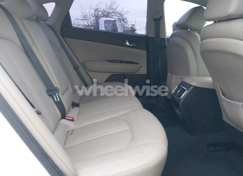 Photo 8 of 2016 Kia Optima EX (VIN 5XXGU4L38GG062304)