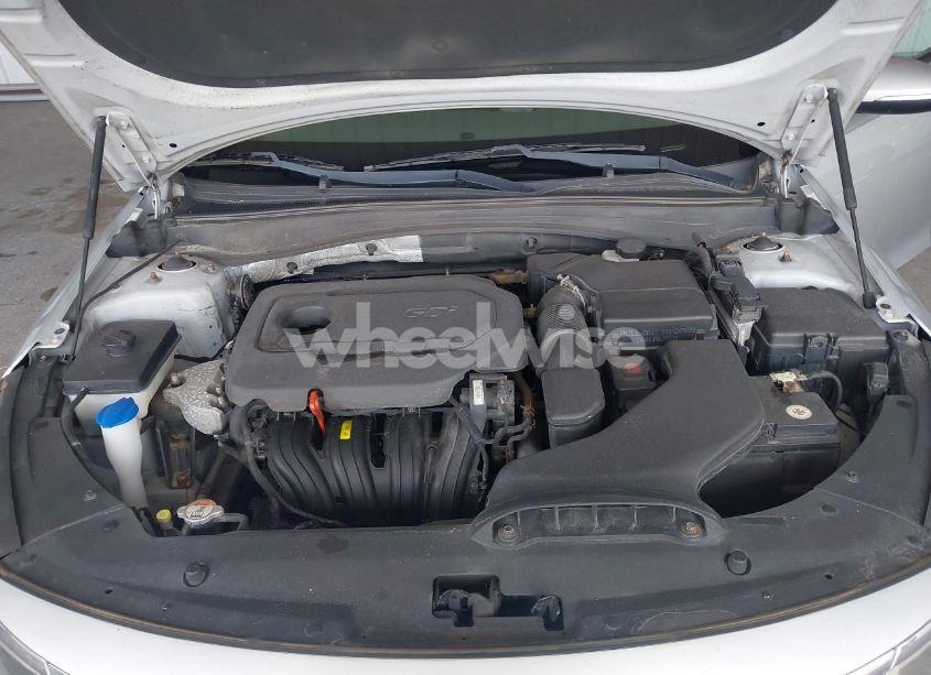 Photo 10 of 2016 Kia Optima EX (VIN 5XXGU4L38GG081239)