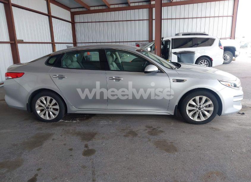 Photo 13 of 2016 Kia Optima EX (VIN 5XXGU4L38GG081239)