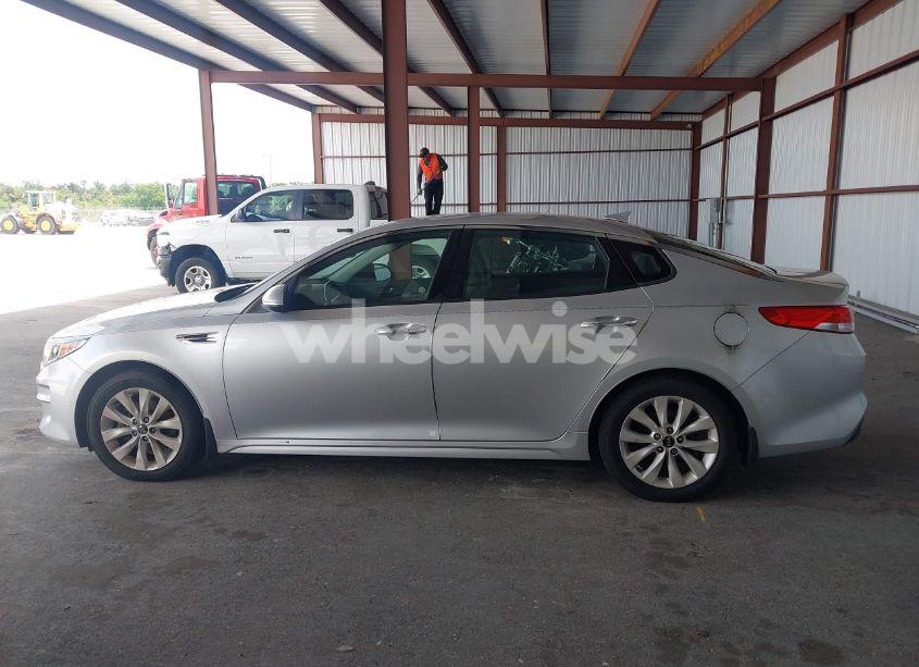 Photo 14 of 2016 Kia Optima EX (VIN 5XXGU4L38GG081239)