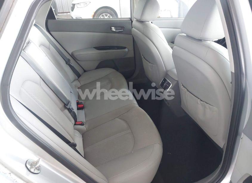 Photo 8 of 2016 Kia Optima EX (VIN 5XXGU4L38GG081239)