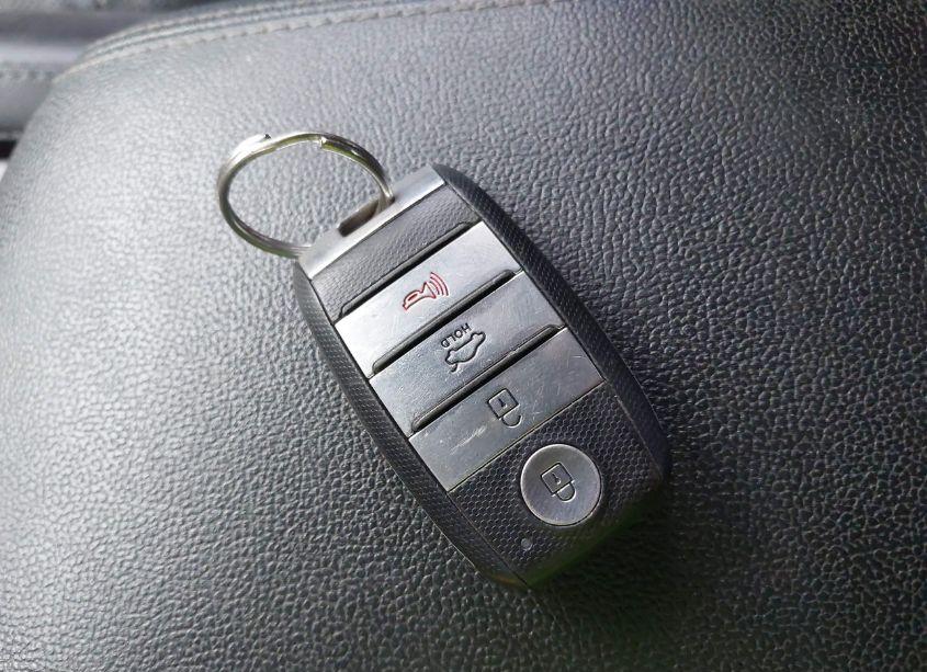 Photo 11 of 2016 Kia Optima EX (VIN 5XXGU4L38GG093312)