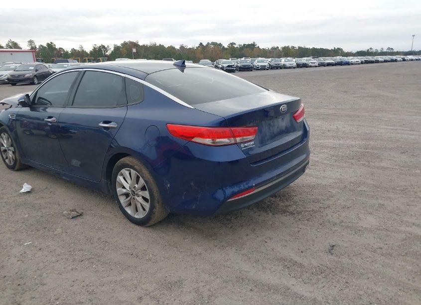 Photo 3 of 2016 Kia Optima EX (VIN 5XXGU4L38GG093312)