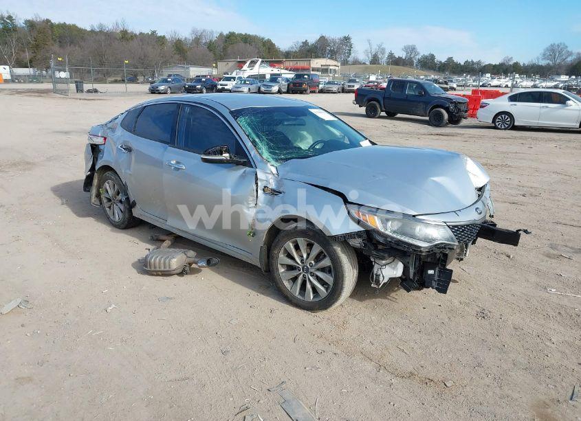 2017 Kia Optima EX (VIN 5XXGU4L38HG126102) main photo