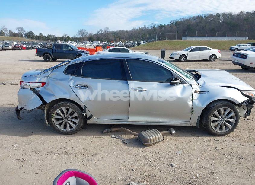 Photo 12 of 2017 Kia Optima EX (VIN 5XXGU4L38HG126102)