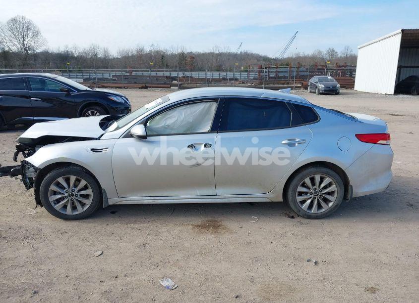 Photo 13 of 2017 Kia Optima EX (VIN 5XXGU4L38HG126102)