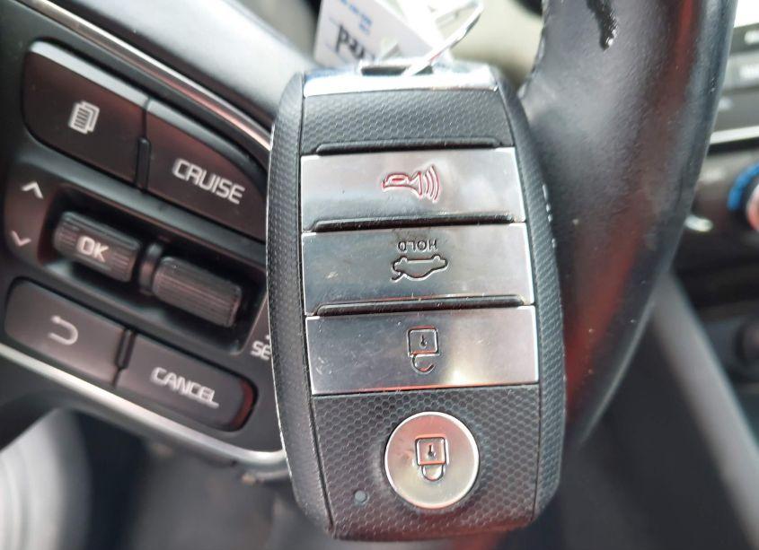 Photo 11 of 2017 Kia Optima EX (VIN 5XXGU4L38HG129517)