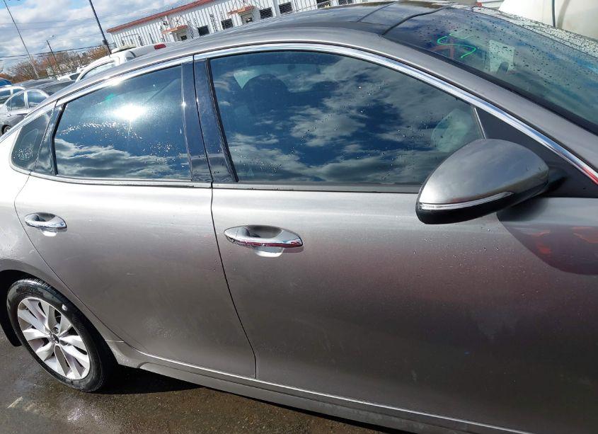 Photo 13 of 2017 Kia Optima EX (VIN 5XXGU4L38HG129517)