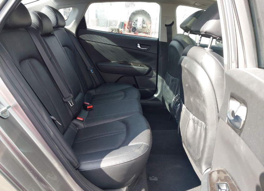 Photo 8 of 2017 Kia Optima EX (VIN 5XXGU4L38HG129517)