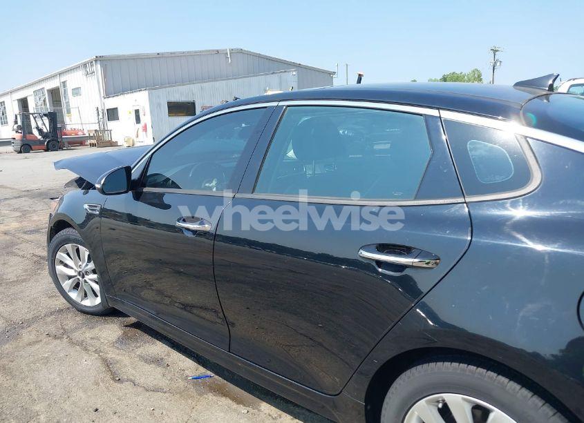 Photo 14 of 2017 Kia Optima EX (VIN 5XXGU4L38HG135737)