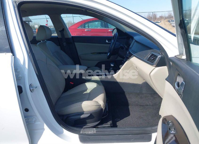 Photo 5 of 2018 Kia Optima EX (VIN 5XXGU4L38JG187956)