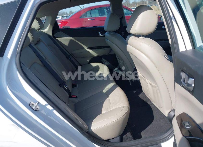 Photo 8 of 2018 Kia Optima EX (VIN 5XXGU4L38JG187956)