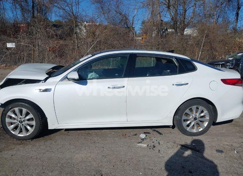 Photo 14 of 2018 Kia Optima EX (VIN 5XXGU4L38JG192817)