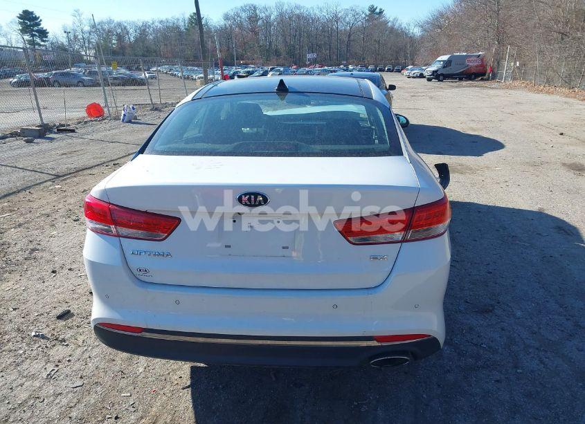 Photo 16 of 2018 Kia Optima EX (VIN 5XXGU4L38JG192817)