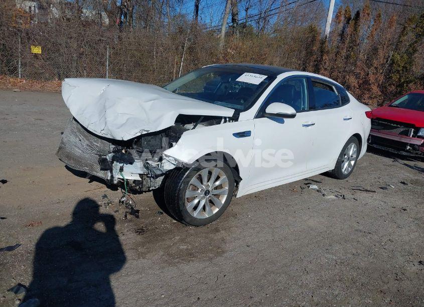 Photo 2 of 2018 Kia Optima EX (VIN 5XXGU4L38JG192817)