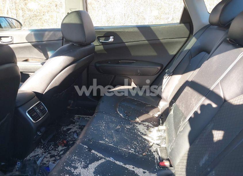 Photo 8 of 2018 Kia Optima EX (VIN 5XXGU4L38JG192817)