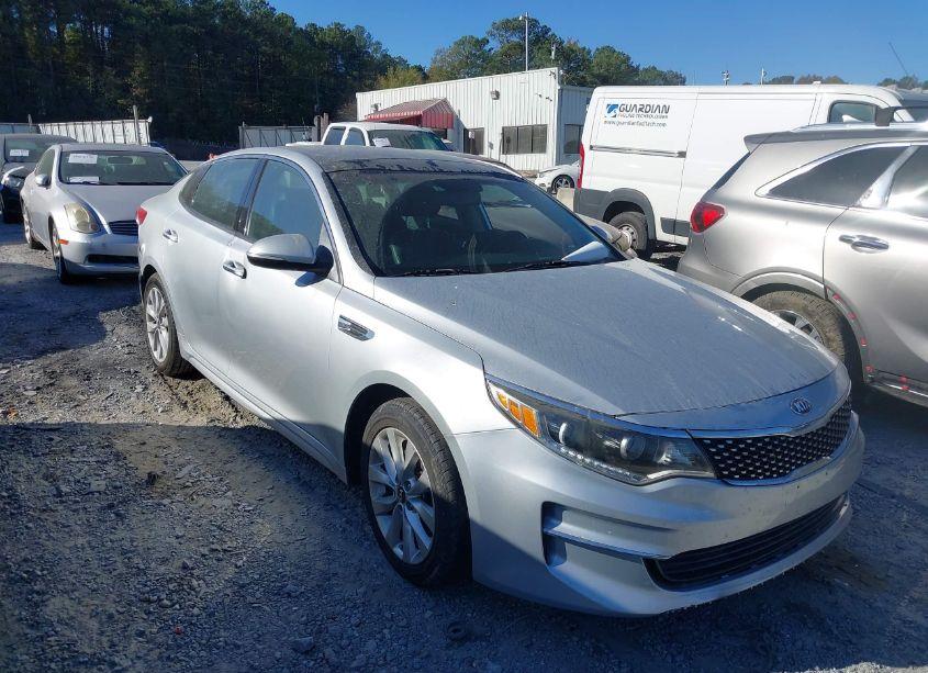 2018 Kia Optima EX (VIN 5XXGU4L38JG239134) main photo