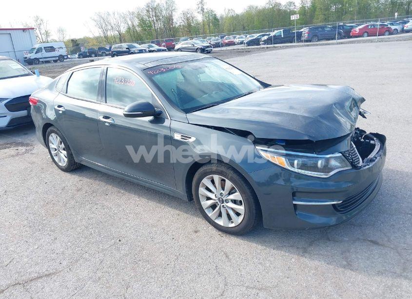 2016 Kia Optima EX (VIN 5XXGU4L39GG010289) main photo