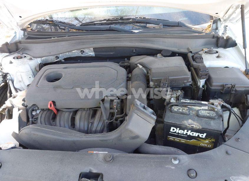 Photo 10 of 2016 Kia Optima EX (VIN 5XXGU4L39GG011524)