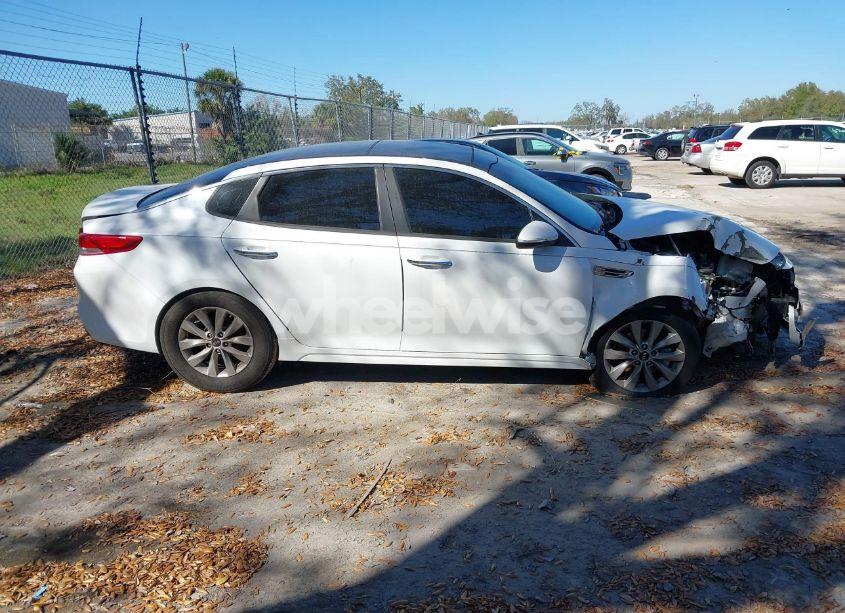 Photo 13 of 2016 Kia Optima EX (VIN 5XXGU4L39GG011524)