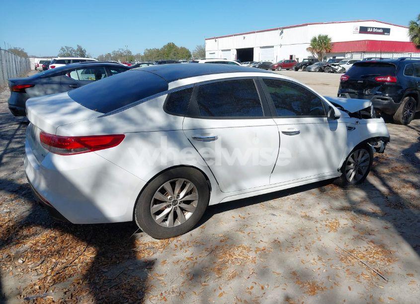 Photo 4 of 2016 Kia Optima EX (VIN 5XXGU4L39GG011524)