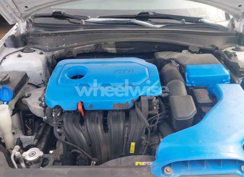 Photo 10 of 2016 Kia Optima EX (VIN 5XXGU4L39GG041624)