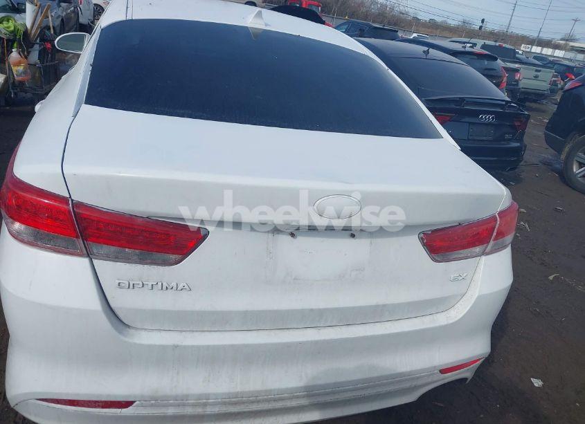 Photo 16 of 2016 Kia Optima EX (VIN 5XXGU4L39GG041624)