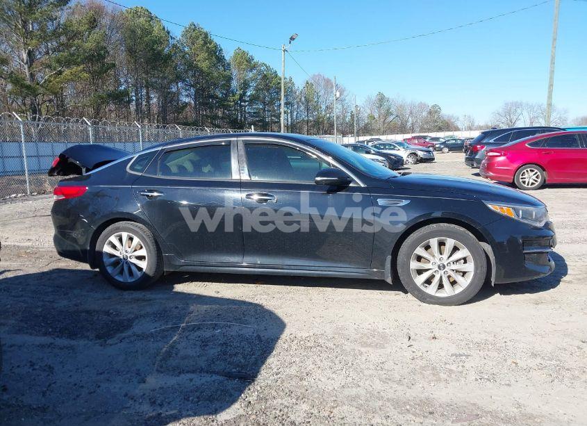 Photo 13 of 2016 Kia Optima EX (VIN 5XXGU4L39GG051022)