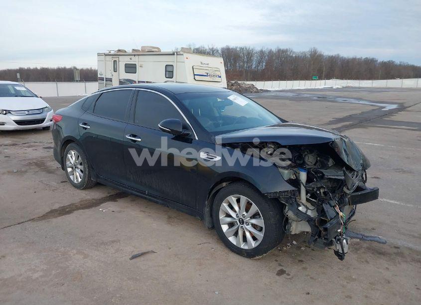 2016 Kia Optima EX (VIN 5XXGU4L39GG052820) main photo