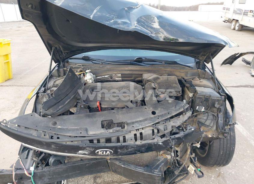 Photo 10 of 2016 Kia Optima EX (VIN 5XXGU4L39GG052820)