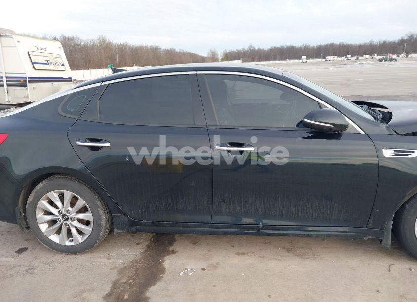 Photo 14 of 2016 Kia Optima EX (VIN 5XXGU4L39GG052820)