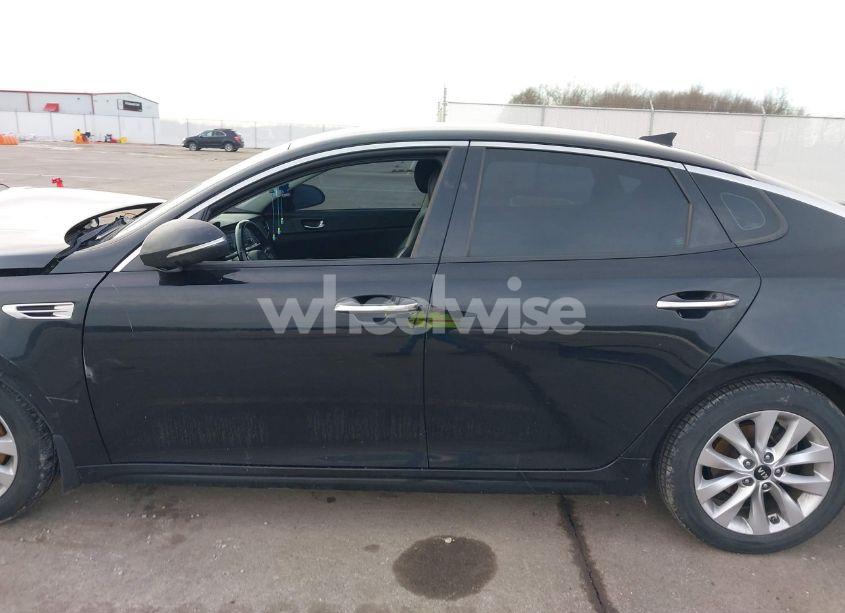 Photo 15 of 2016 Kia Optima EX (VIN 5XXGU4L39GG052820)