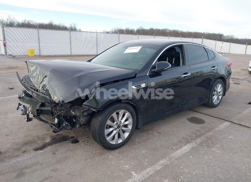 Photo 2 of 2016 Kia Optima EX (VIN 5XXGU4L39GG052820)