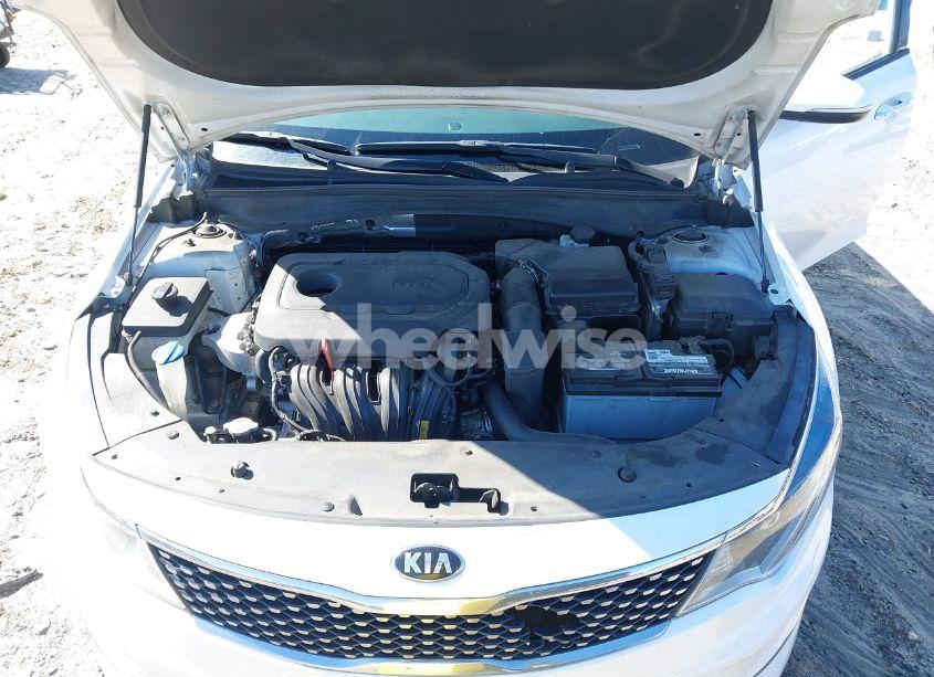 Photo 10 of 2016 Kia Optima EX (VIN 5XXGU4L39GG064837)