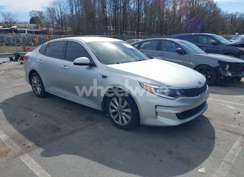 2016 Kia Optima EX (VIN 5XXGU4L39GG081251) main photo