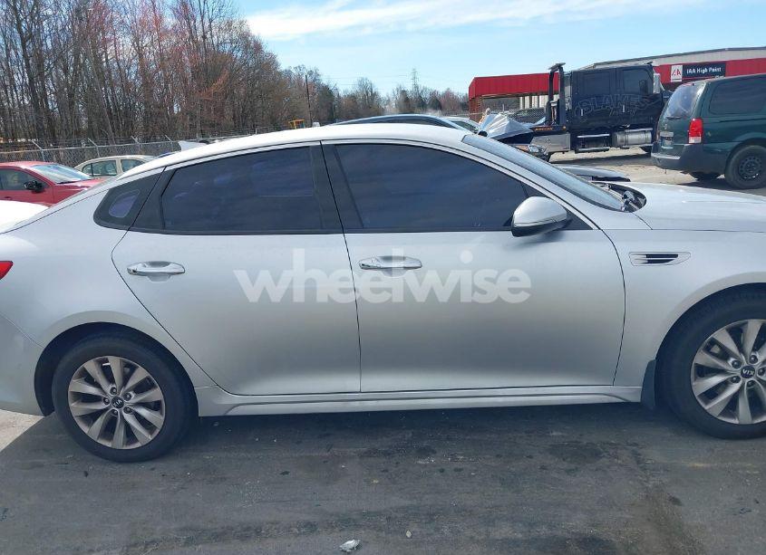 Photo 13 of 2016 Kia Optima EX (VIN 5XXGU4L39GG081251)