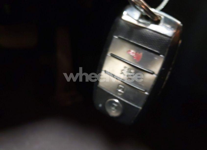 Photo 11 of 2016 Kia Optima EX (VIN 5XXGU4L39GG107024)