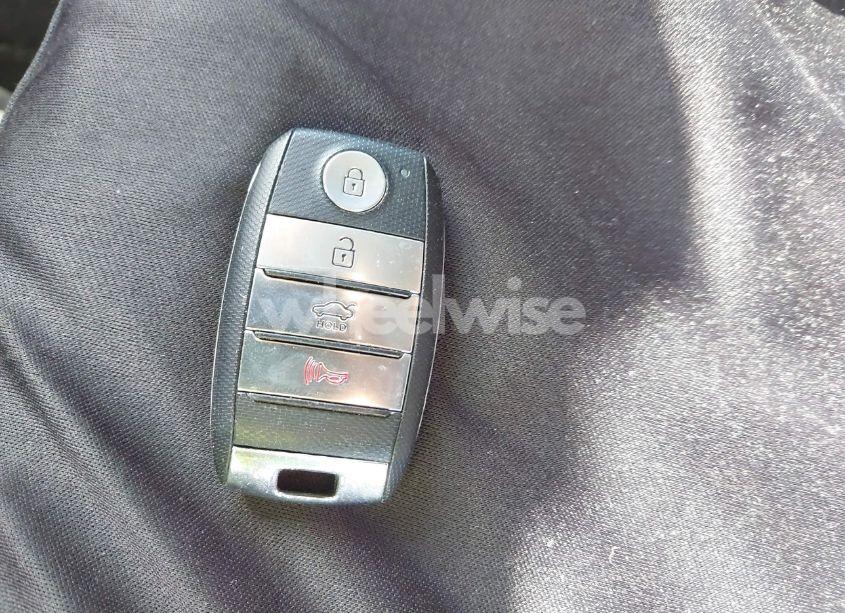 Photo 11 of 2017 Kia Optima EX (VIN 5XXGU4L39HG157889)