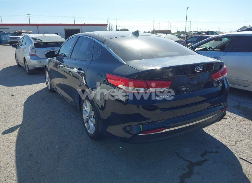 Photo 3 of 2017 Kia Optima EX (VIN 5XXGU4L39HG157889)