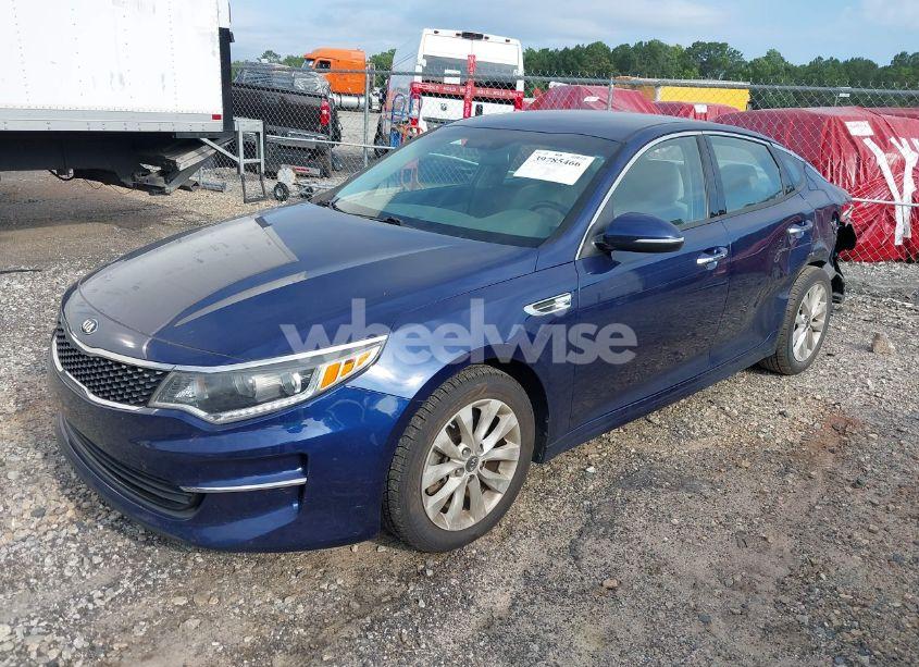 Photo 2 of 2018 Kia Optima EX (VIN 5XXGU4L39JG179008)