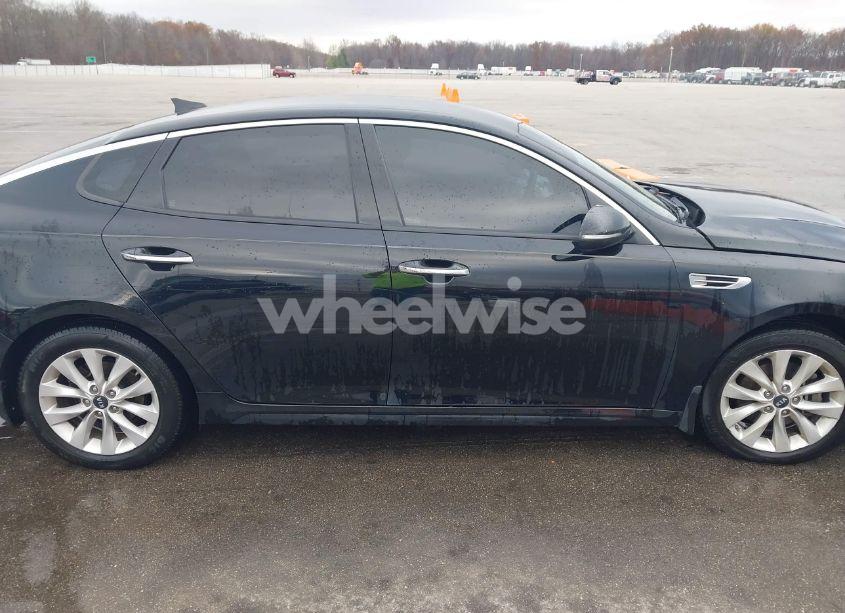 Photo 13 of 2018 Kia Optima EX (VIN 5XXGU4L39JG209317)