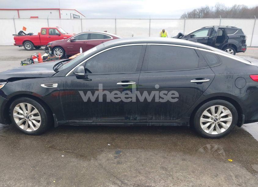 Photo 14 of 2018 Kia Optima EX (VIN 5XXGU4L39JG209317)