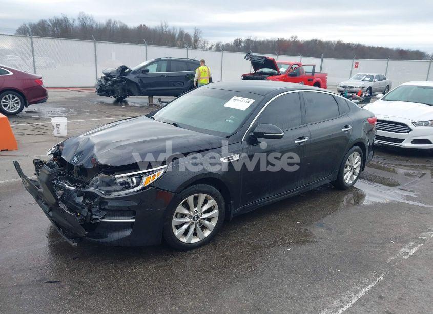 Photo 2 of 2018 Kia Optima EX (VIN 5XXGU4L39JG209317)
