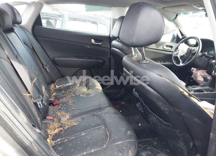 Photo 8 of 2018 Kia Optima EX (VIN 5XXGU4L39JG220852)