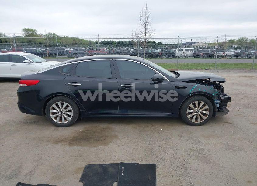 Photo 14 of 2018 Kia Optima EX (VIN 5XXGU4L39JG237859)